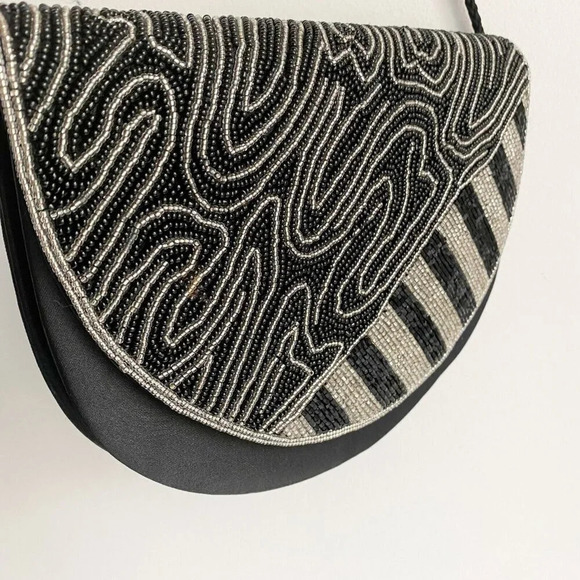 Vintage all Beaded Oval Crescent Shape Art to Wear Crossbody Bag - Picture 6 of 9